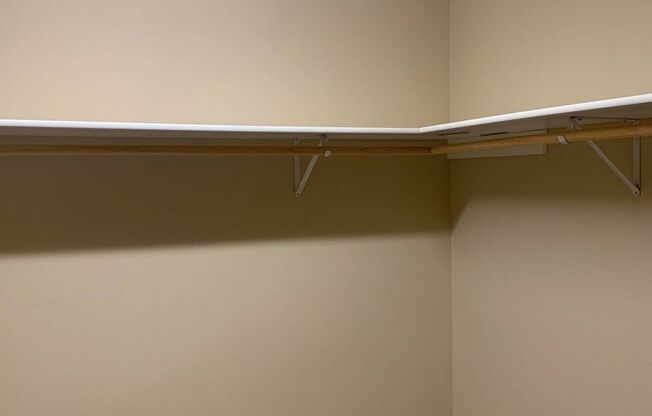 Farmhouse/Rockford Apartments