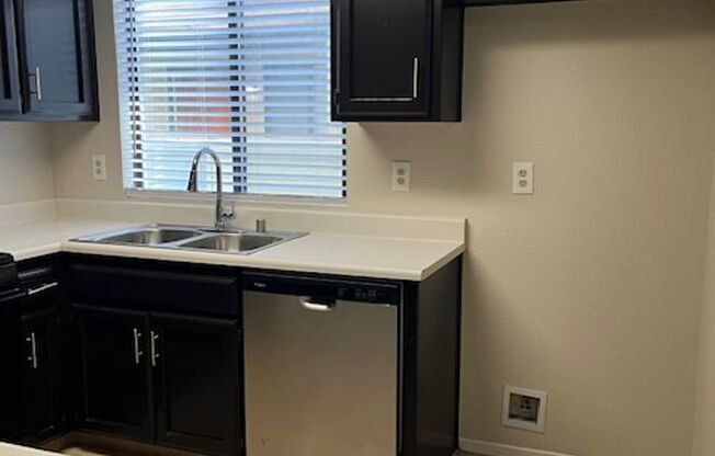 2 beds, 2 baths, 900 sqft, $1,675, Unit 817-48