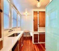 1 bed, 1 bath, 962 sqft, $2,850