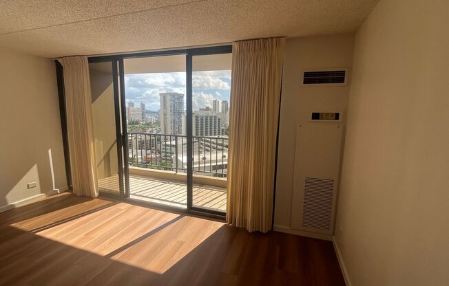 Chateau Waikiki: 1 bed/1 bath/1 parking