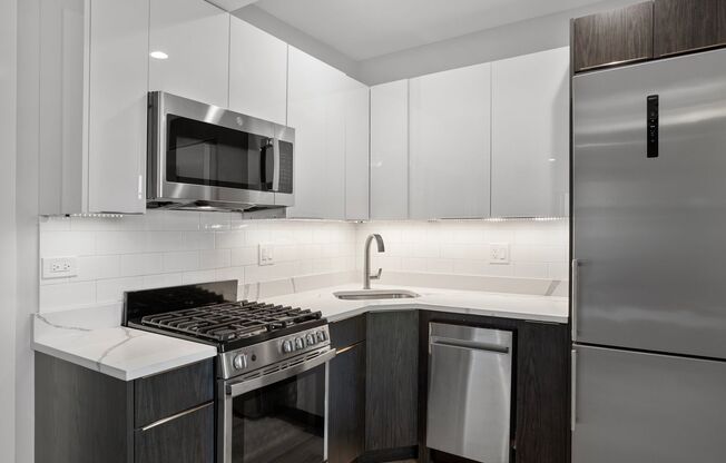 3 beds, 1 bath, 524 sqft, $2,250, Unit 1552-2F