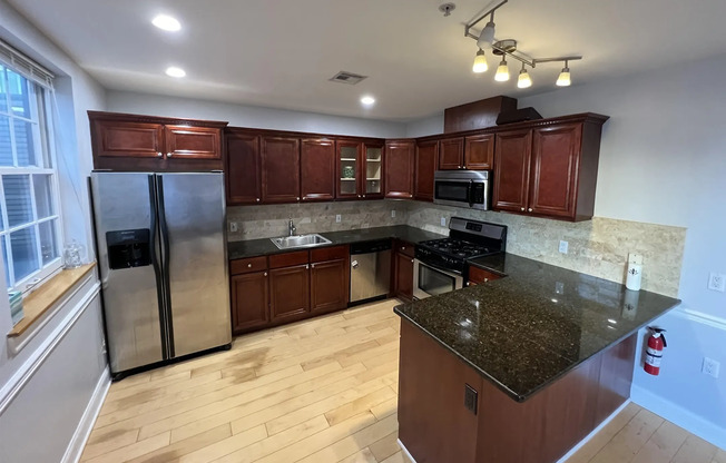 769 Montgomery Street - 211