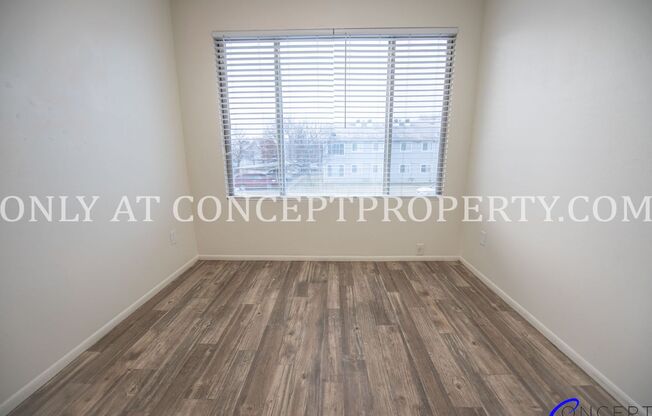 2 beds, 1 bath, 810 sqft, $1,249, Unit 43