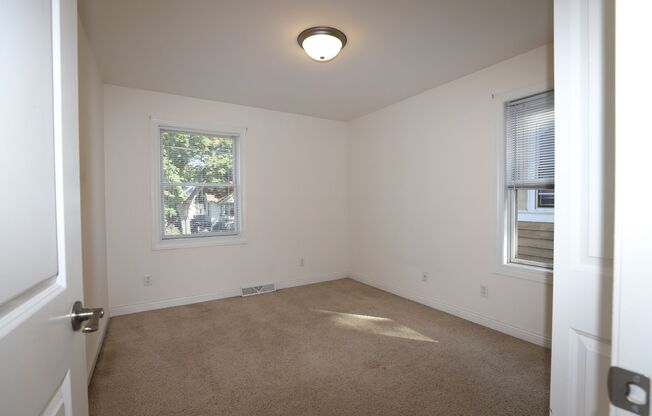 5 beds, 2 baths, $4,295