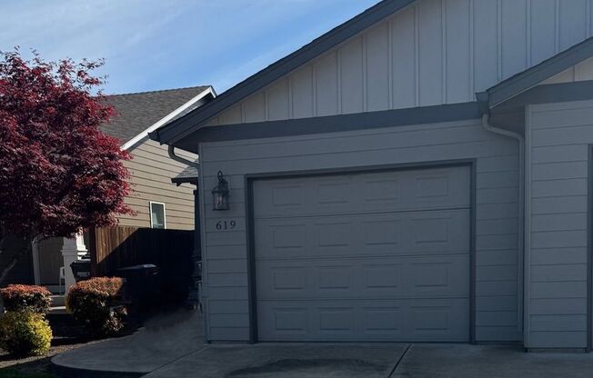 619-621 Broad St Monmouth, OR 97351