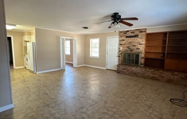 3 beds, 2 baths, $1,595