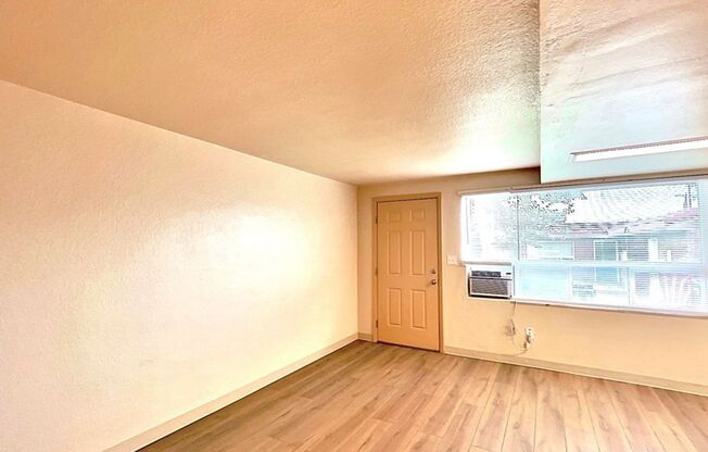 1 bed, 1 bath, 340 sqft, $910, Unit A11