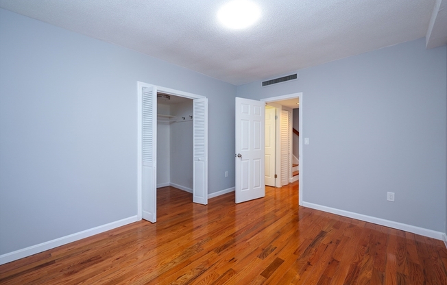 4 beds, 3.5 baths, 1,900 sqft, $5,800, Unit T8