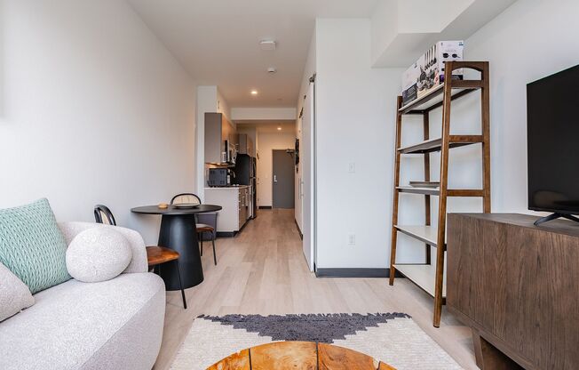 1 bed, 1 bath, 411 sqft, $1,625, Unit 715