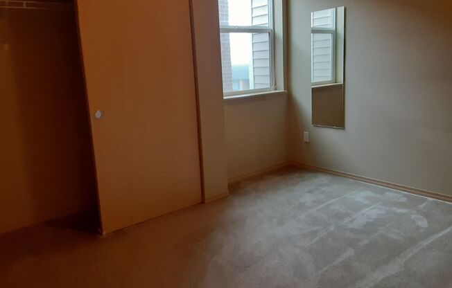 2 beds, 1 bath, 708 sqft, $1,750, Unit 301