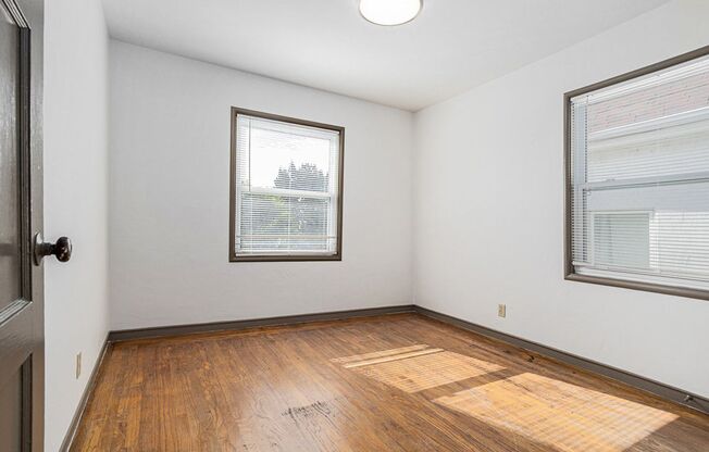 2 beds, 1 bath, $2,900, Unit 1079 Alcatraz Ave #B