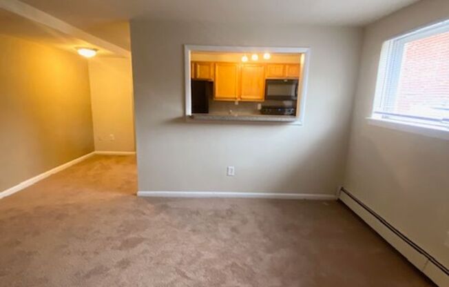 1 bed, 1 bath, 550 sqft, $1,195, Unit H01
