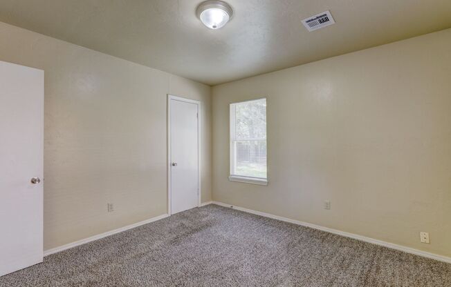 3 beds, 1 bath, $1,195