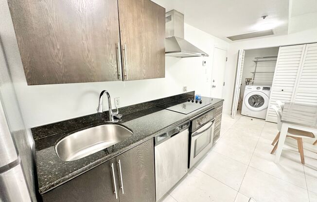 1 bed, 1 bath, $2,100