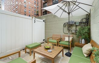 136 E 28 ST 1 ROW