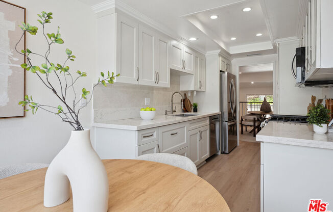 17109 PALISADES CIR