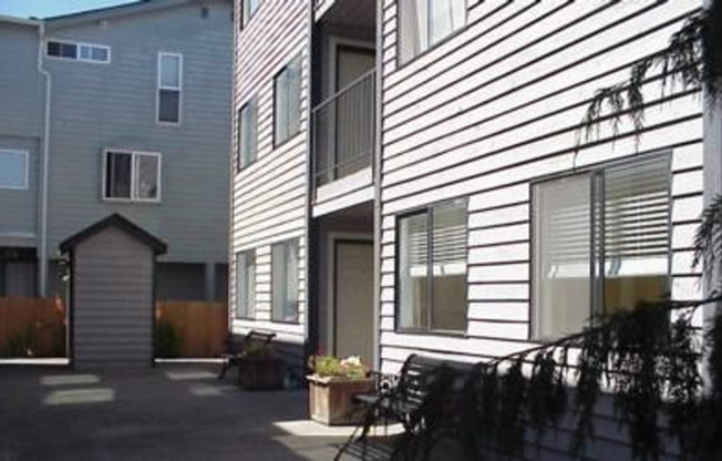 New Listing! 2-bed, 2-bath Condo!