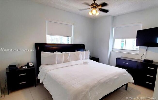 2 beds, 2 baths, $3,600, Unit # 1203