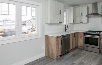 170 W Montauk Hwy Highway