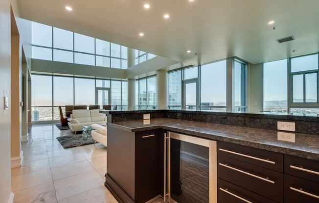 3 beds, 5 baths, $18,975, Unit # 4305