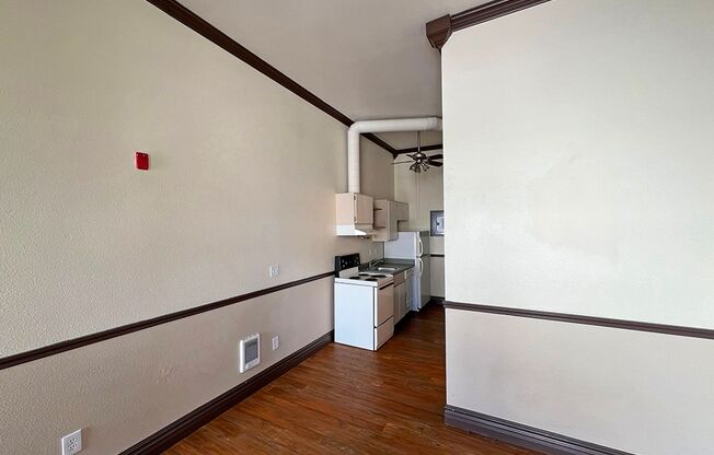 Studio, 1 bath, 255 sqft, $1,050, Unit 397-403