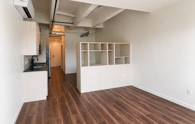 Studio, 1 bath, 563 sqft, $2,295, Unit 208
