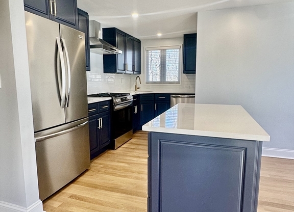 100 GLADESIDE AVE