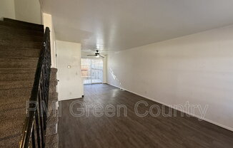 4704 S DARLINGTON AVE