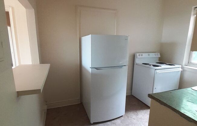 2 beds, 1 bath, $1,000, Unit C71