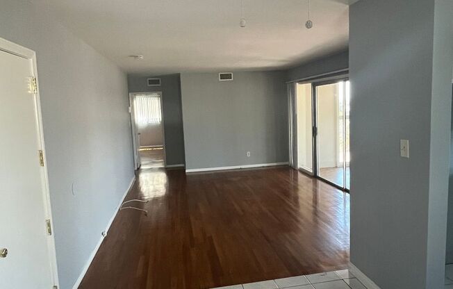 2 beds, 1 bath, $2,200