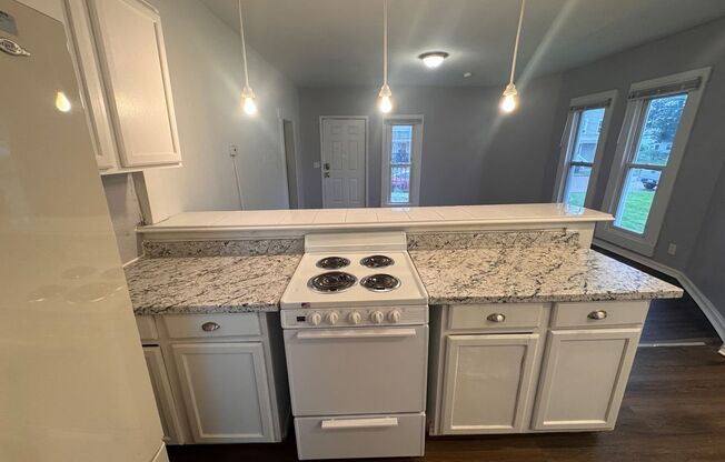 251-251 1/2 N Fifth St