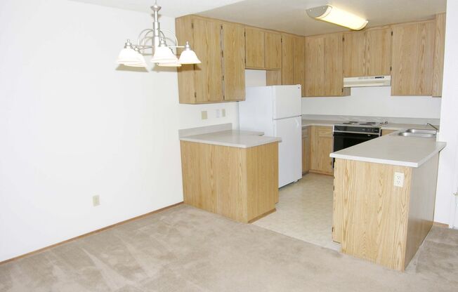 2 beds, 2 baths, 950 sqft, $2,512, Unit 96