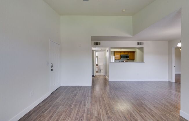 2 beds, 2 baths, $1,475, Unit UNIT 2118