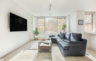 250 E 65 ST