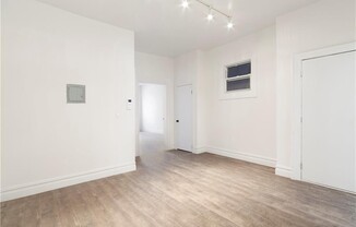 1068 WALTON AVE