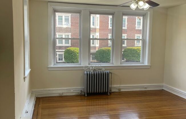 1 bed, 1 bath, 650 sqft, $1,250, Unit 4801-B2
