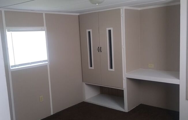 3 beds, 2 baths, $1,050, Unit 1502