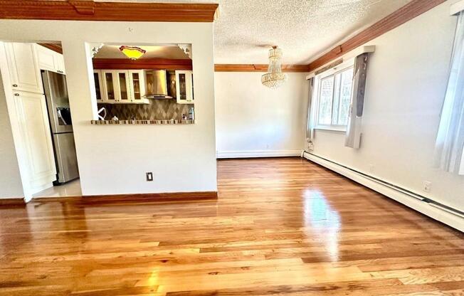 2 beds, 1 bath, 860 sqft, $3,200