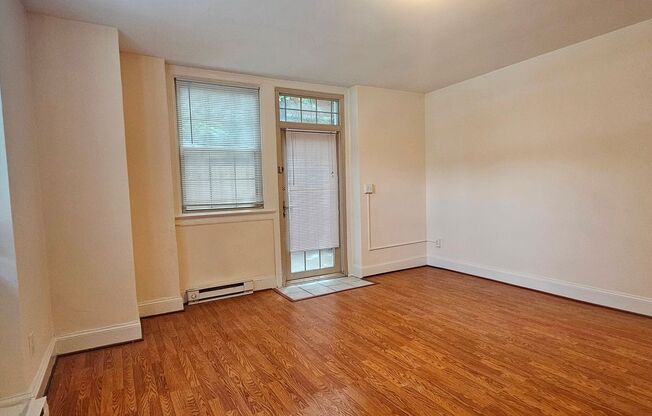 3 beds, 2 baths, 1,100 sqft, $1,915, Unit 105