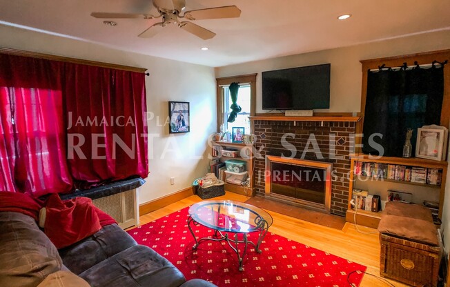 10 GARTH RD