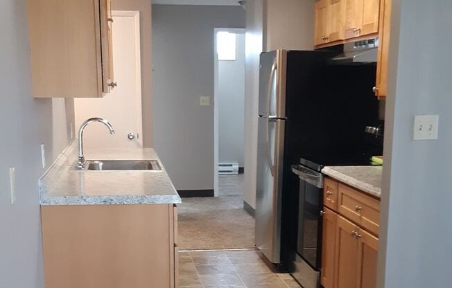 2 beds, 1 bath, 850 sqft, $1,325, Unit 214