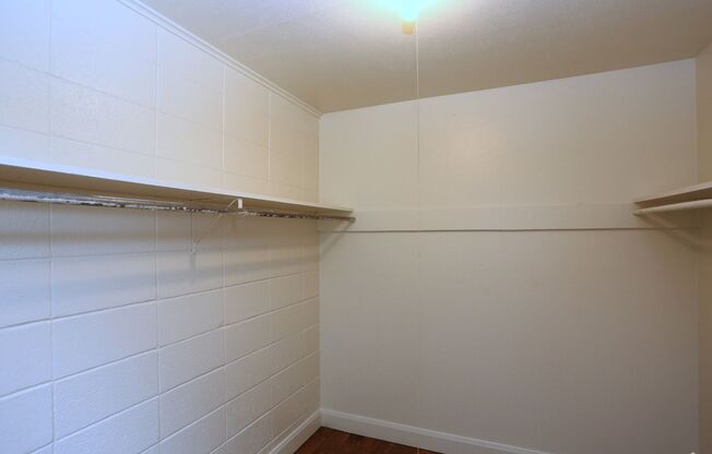 2 beds, 1 bath, 840 sqft, $975, Unit 2903 D