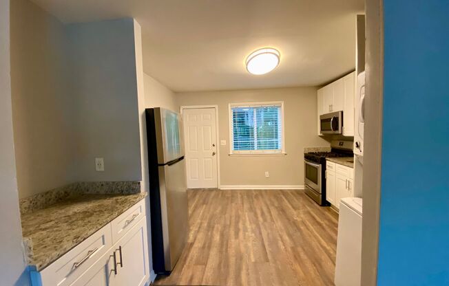 2 beds, 1 bath, 850 sqft, $1,700, Unit 475-B23