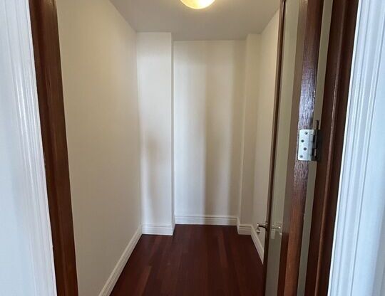 Studio, 1 bath, 1,500 sqft, $3,462, Unit 206