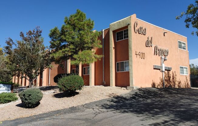 Casa Del Arroyo Apartments