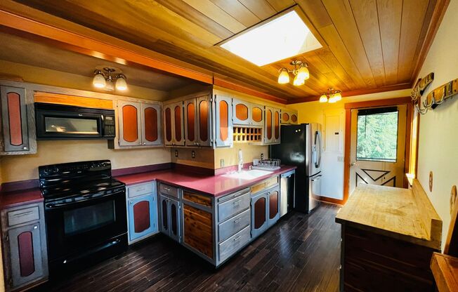 Wonderfully Eclectic Bainbridge Home, Perfect for Nature Lovers!