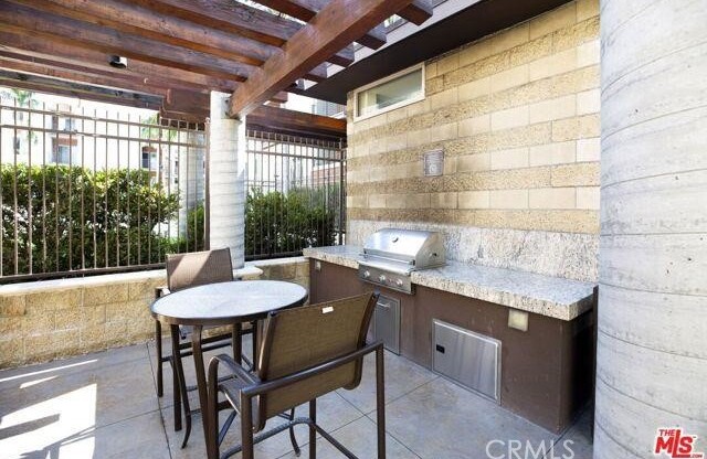 2 beds, 2 baths, 1,042 sqft, $3,050, Unit 159