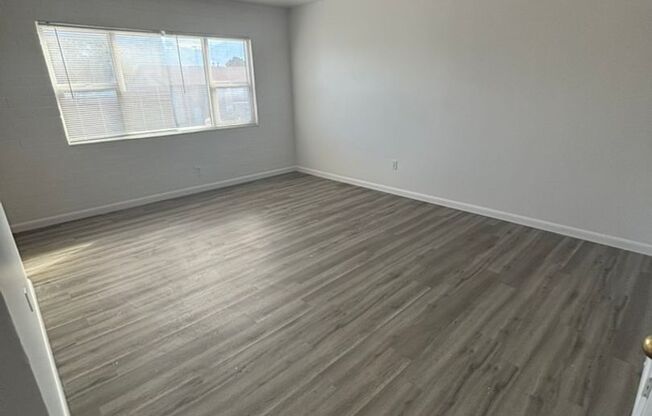 2 beds, 1 bath, 900 sqft, $1,200, Unit 10