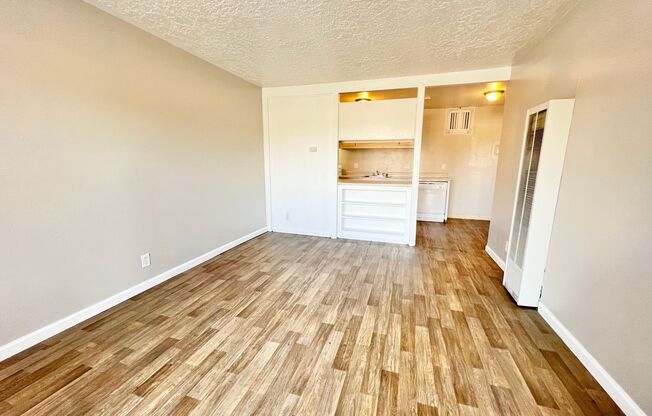 1 bed, 1 bath, 600 sqft, $800, Unit Unit 8