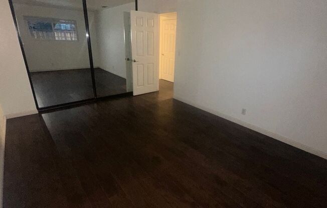 Remodelled Duplex With Lincoln Schools